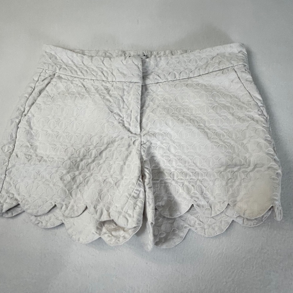 crown & ivy White Scalloped Lace-Texture Shorts